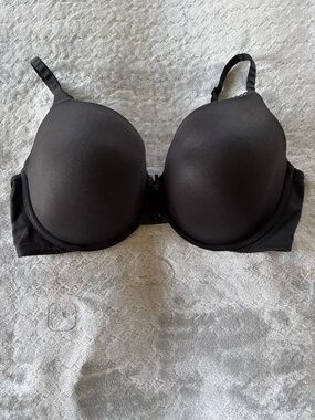 Victoria's Secret Black lined perfect coverage bra
